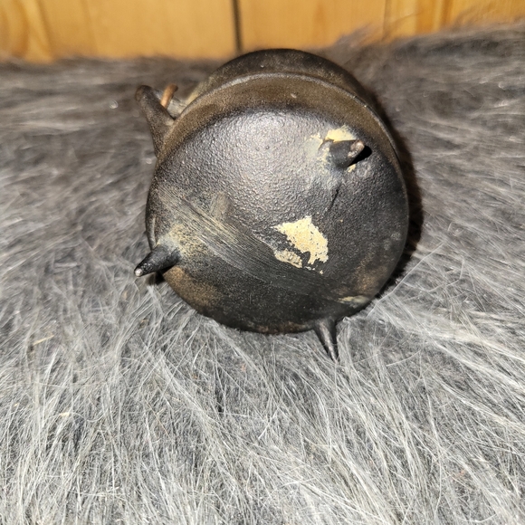 Set of 2 vintage mini cast iron cauldron and coal bucket - Picture 10 of 11